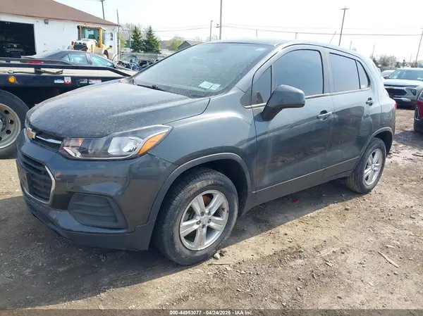 3GNCJNSB9KL319075 2019 CHEVROLET TRAX - Image 2