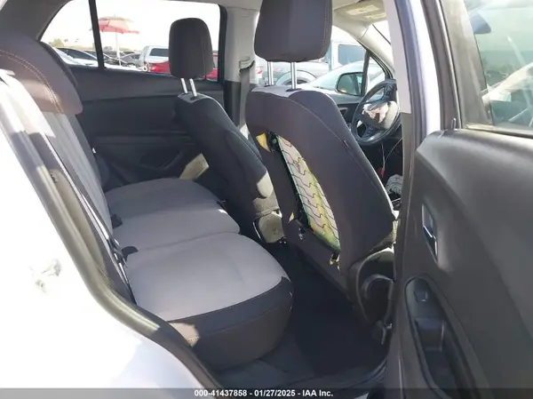 3GNCJNSB9KL357213 2019 CHEVROLET TRAX - Image 8