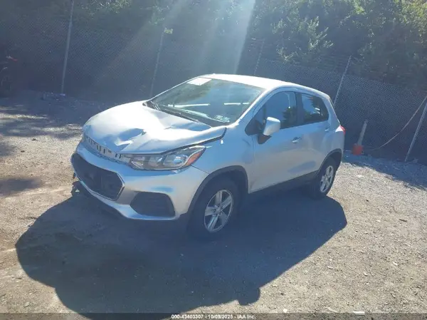 3GNCJNSB9KL358894 2019 CHEVROLET TRAX - Image 2