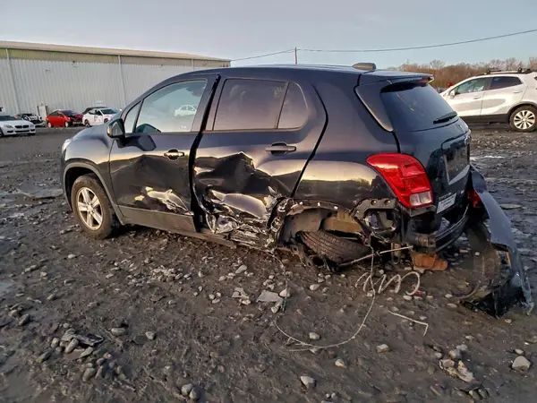 3GNCJNSB9KL360628 2019 CHEVROLET TRAX - Image 2