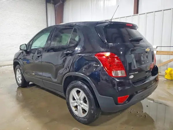 3GNCJNSB9KL380569 2019 CHEVROLET TRAX - Image 2