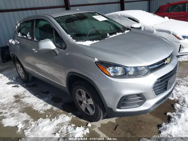 3GNCJNSB9LL127074 2020 CHEVROLET TRAX - Image 1