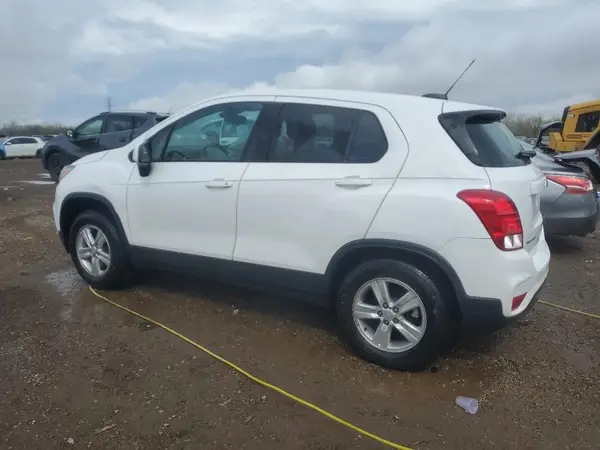 3GNCJNSB9LL131819 2020 CHEVROLET TRAX - Image 2