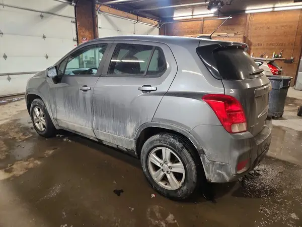 3GNCJNSB9LL274902 2020 CHEVROLET TRAX - Image 2