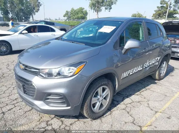 3GNCJNSB9LL333611 2020 CHEVROLET TRAX - Image 2