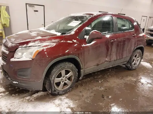 3GNCJNSBXGL264286 2016 CHEVROLET TRAX - Image 2