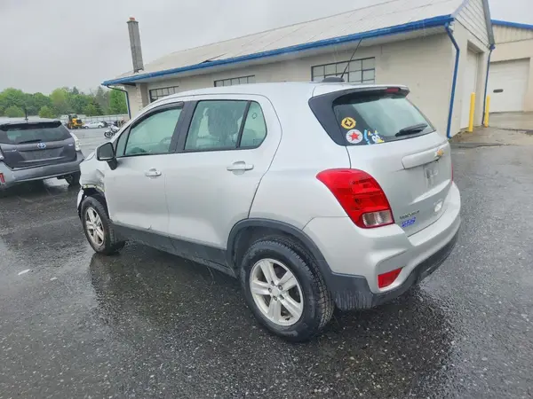 3GNCJNSBXHL175528 2017 CHEVROLET TRAX - Image 2