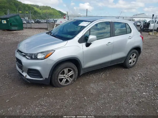 3GNCJNSBXHL287438 2017 CHEVROLET TRAX - Image 2