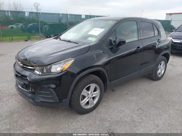 3GNCJNSBXJL147752 2018 CHEVROLET TRAX - Image 2