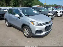 3GNCJNSBXJL176233 2018 CHEVROLET TRAX