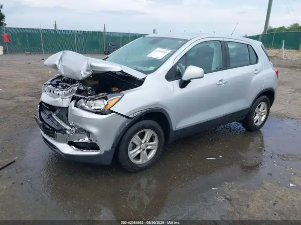 3GNCJNSBXJL200322 2018 CHEVROLET TRAX - Image 2