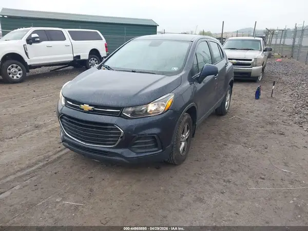 3GNCJNSBXJL301232 2018 CHEVROLET TRAX - Image 2