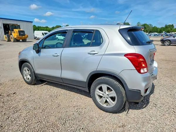 3GNCJNSBXJL365254 2018 CHEVROLET TRAX - Image 2