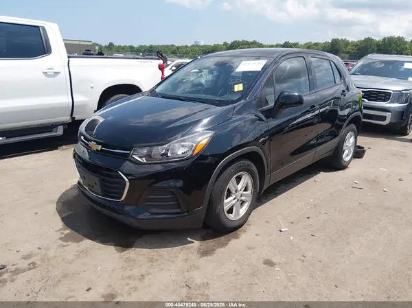 3GNCJNSBXJL387612 2018 CHEVROLET TRAX - Image 2