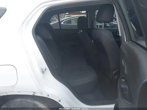 3GNCJNSBXKL196242 2019 CHEVROLET TRAX - Image 8