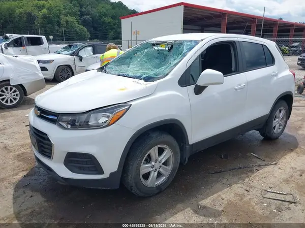 3GNCJNSBXKL325905 2019 CHEVROLET TRAX - Image 2