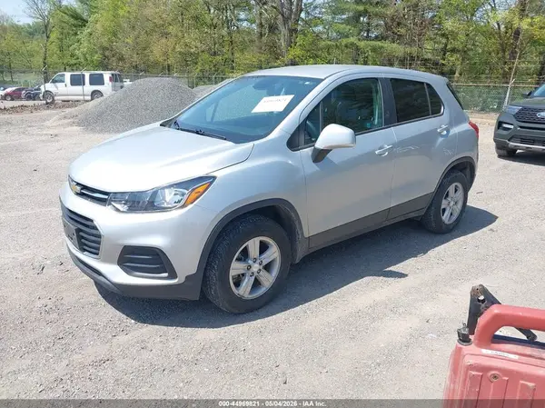3GNCJNSBXKL388776 2019 CHEVROLET TRAX - Image 2