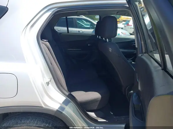 3GNCJNSBXKL388776 2019 CHEVROLET TRAX - Image 8