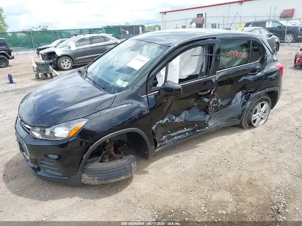 3GNCJNSBXKL404698 2019 CHEVROLET TRAX - Image 2