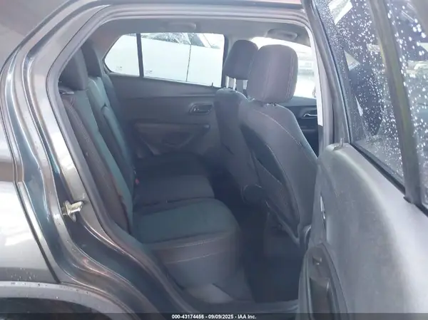 3GNCJNSBXLL136415 2020 CHEVROLET TRAX - Image 8