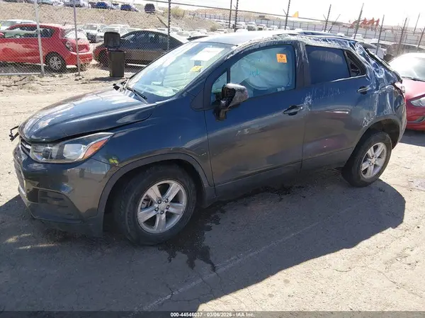 3GNCJNSBXLL185842 2020 CHEVROLET TRAX - Image 2