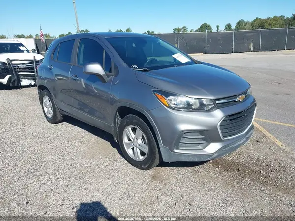 3GNCJNSBXLL214739 2020 CHEVROLET TRAX - Image 1