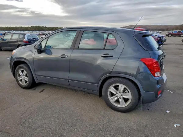 3GNCJNSBXLL265609 2020 CHEVROLET TRAX - Image 2