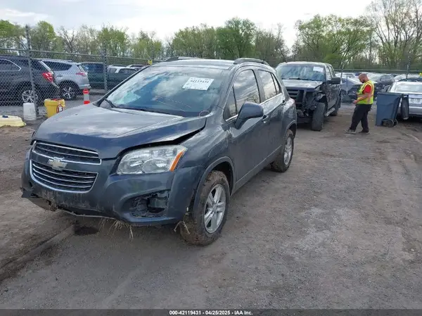 3GNCJPSB0GL171157 2016 CHEVROLET TRAX - Image 2