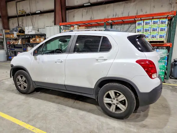 3GNCJPSB0GL185656 2016 CHEVROLET TRAX - Image 2