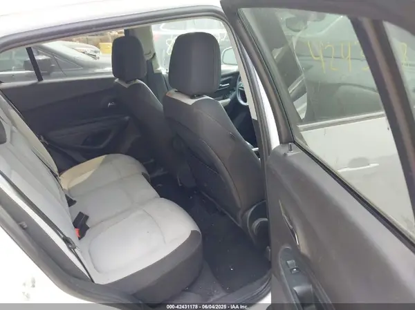 3GNCJPSB0HL140086 2017 CHEVROLET TRAX - Image 8