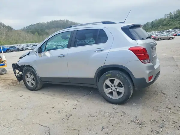 3GNCJPSB0HL228359 2017 CHEVROLET TRAX - Image 2