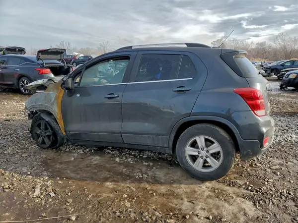 3GNCJPSB0HL239930 2017 CHEVROLET TRAX - Image 2