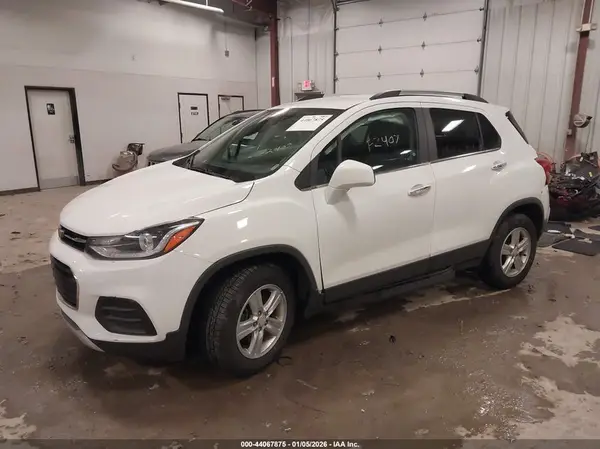 3GNCJPSB0HL267694 2017 CHEVROLET TRAX - Image 2