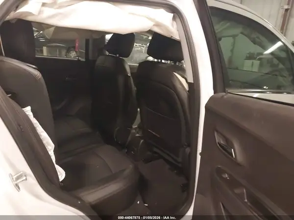 3GNCJPSB0HL267694 2017 CHEVROLET TRAX - Image 8