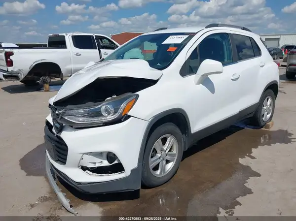 3GNCJPSB0HL281367 2017 CHEVROLET TRAX - Image 2