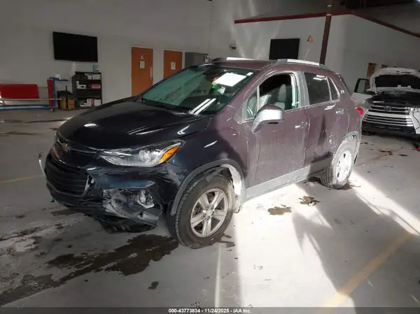 3GNCJPSB0JL153118 2018 CHEVROLET TRAX - Image 2