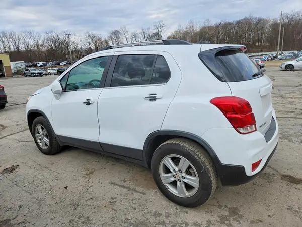 3GNCJPSB0JL160487 2018 CHEVROLET TRAX - Image 2