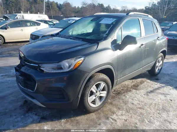 3GNCJPSB0JL164684 2018 CHEVROLET TRAX - Image 2