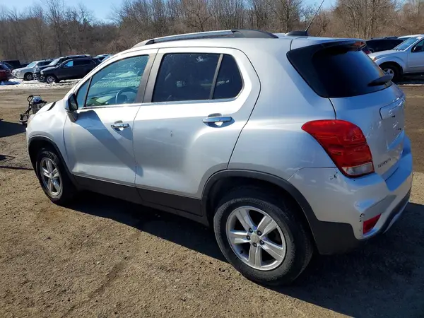 3GNCJPSB0JL227640 2018 CHEVROLET TRAX - Image 2