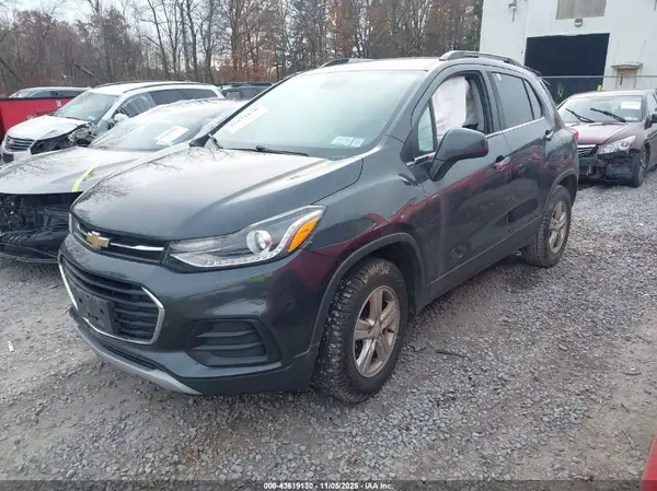 3GNCJPSB0JL260380 2018 CHEVROLET TRAX - Image 2