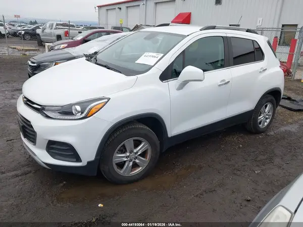 3GNCJPSB0JL309321 2018 CHEVROLET TRAX - Image 2