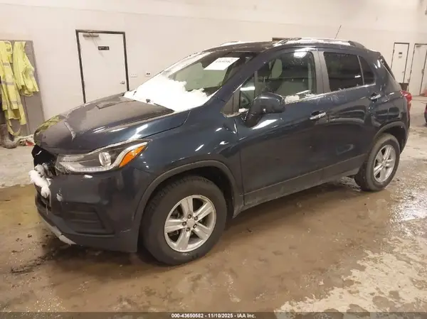 3GNCJPSB0JL315717 2018 CHEVROLET TRAX - Image 2