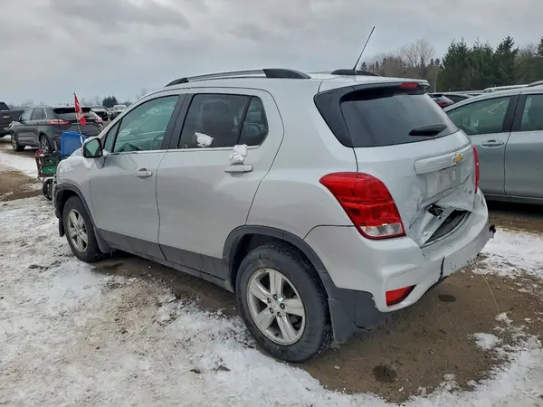 3GNCJPSB0JL365047 2018 CHEVROLET TRAX - Image 2