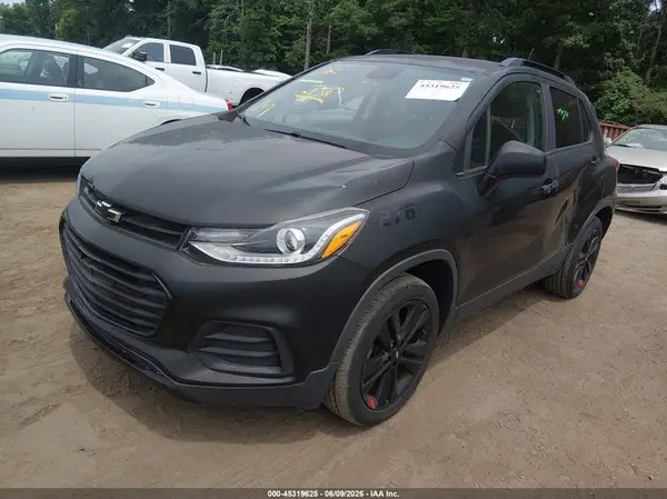 3GNCJPSB0JL416384 2018 CHEVROLET TRAX - Image 2
