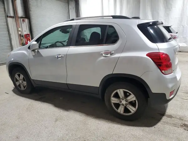 3GNCJPSB0KL160541 2019 CHEVROLET TRAX - Image 2