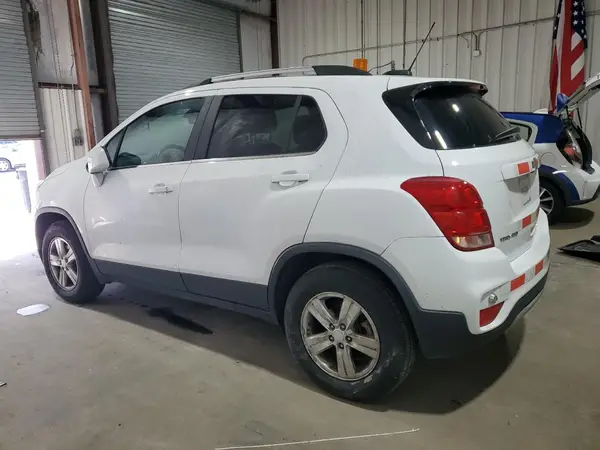 3GNCJPSB0KL197413 2019 CHEVROLET TRAX - Image 2