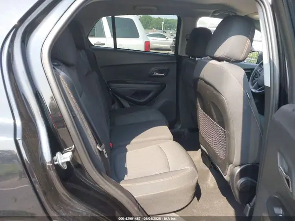 3GNCJPSB0KL210015 2019 CHEVROLET TRAX - Image 8
