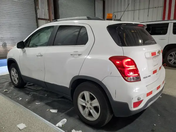 3GNCJPSB0KL214033 2019 CHEVROLET TRAX - Image 2