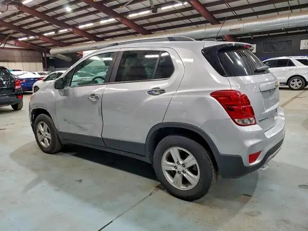 3GNCJPSB0KL230605 2019 CHEVROLET TRAX - Image 2