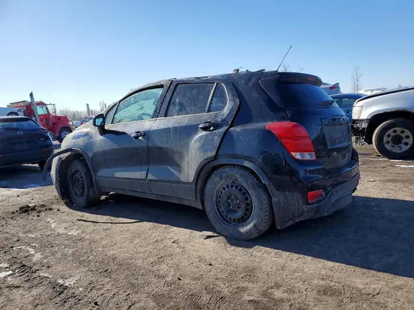 3GNCJPSB0KL300006 2019 CHEVROLET TRAX - Image 2
